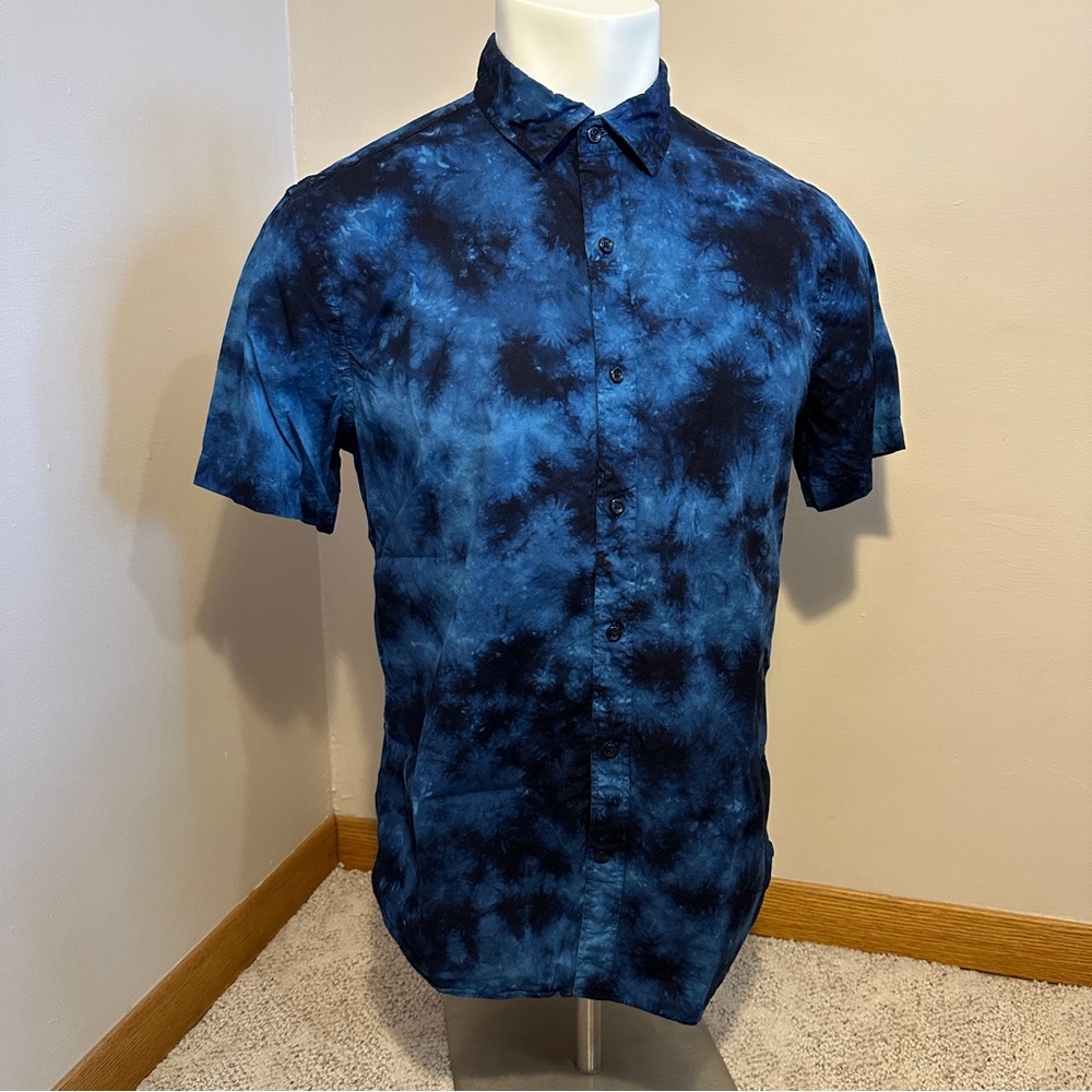 Express Slim Tie Dye Button Down Short Sleeve Shirt Soft Wash Casual Tshirt
